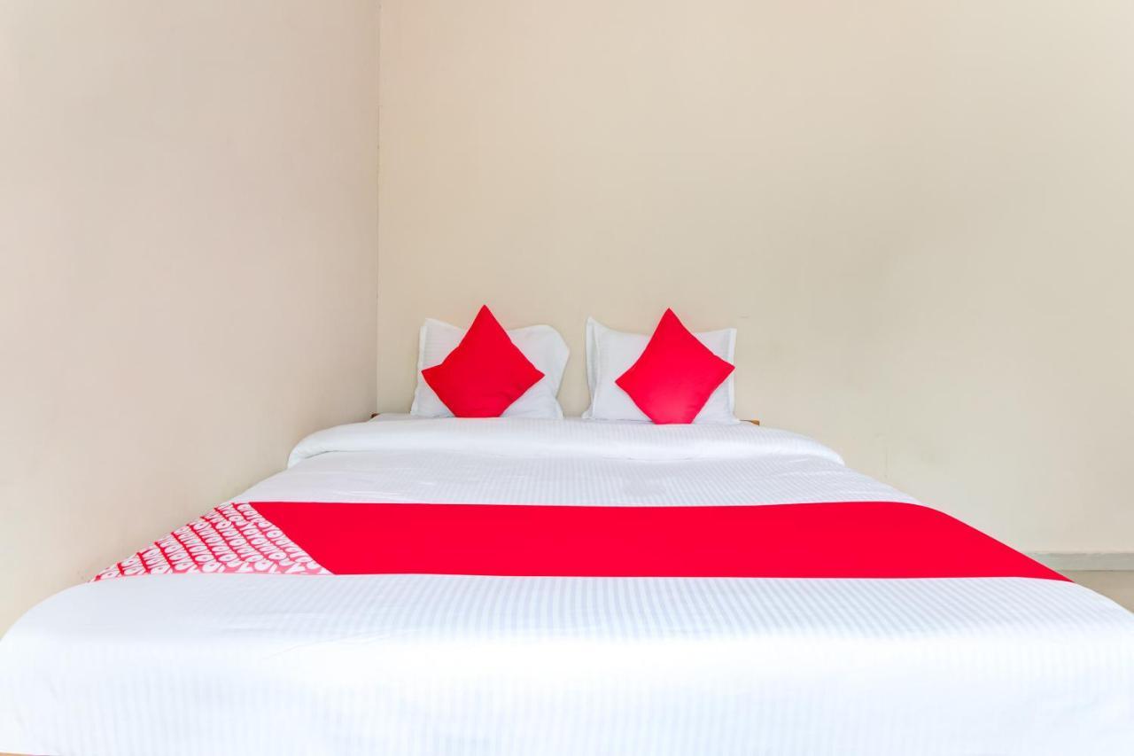 Oyo 48915 Chaitanya Green Park Hotel Vani Стая снимка