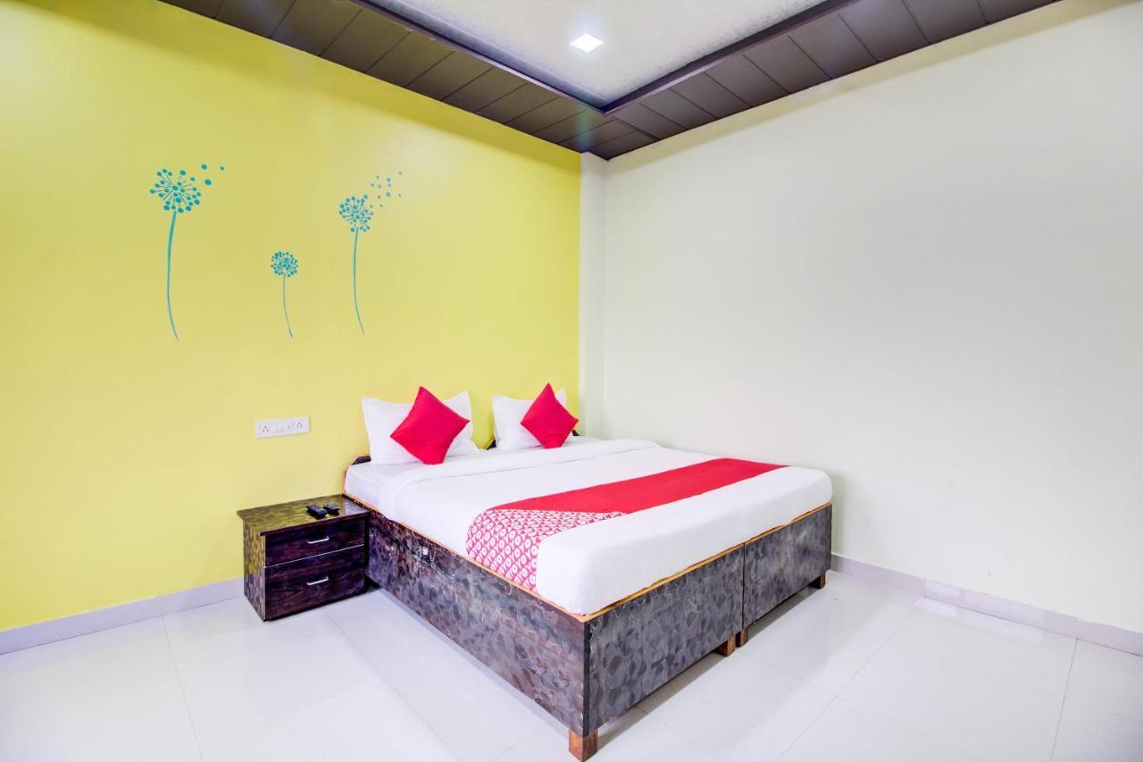 Oyo 48915 Chaitanya Green Park Hotel Vani Екстериор снимка