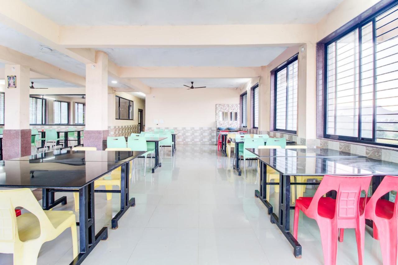 Oyo 48915 Chaitanya Green Park Hotel Vani Екстериор снимка