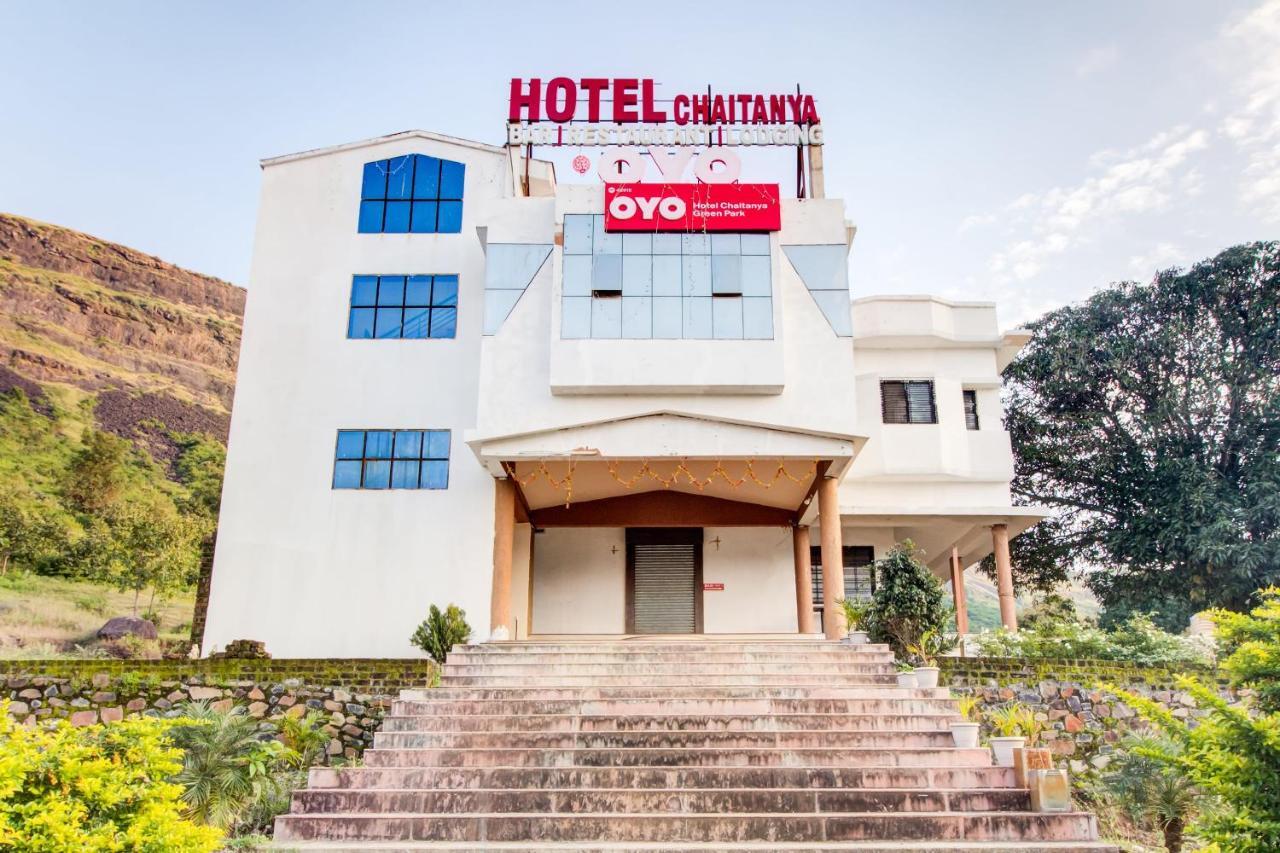 Oyo 48915 Chaitanya Green Park Hotel Vani Екстериор снимка