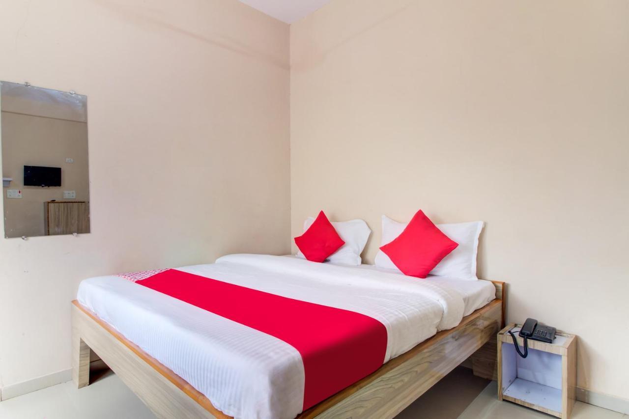 Oyo 48915 Chaitanya Green Park Hotel Vani Екстериор снимка