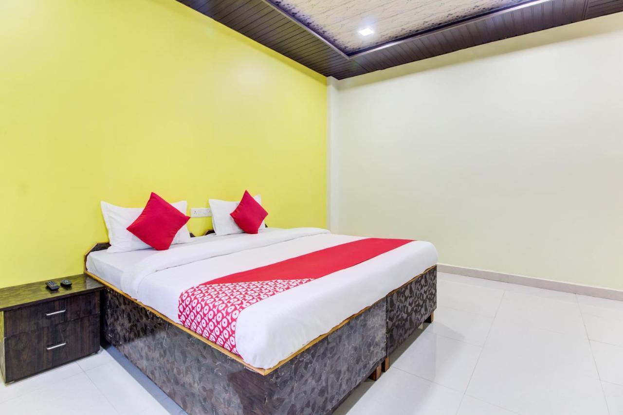 Oyo 48915 Chaitanya Green Park Hotel Vani Екстериор снимка
