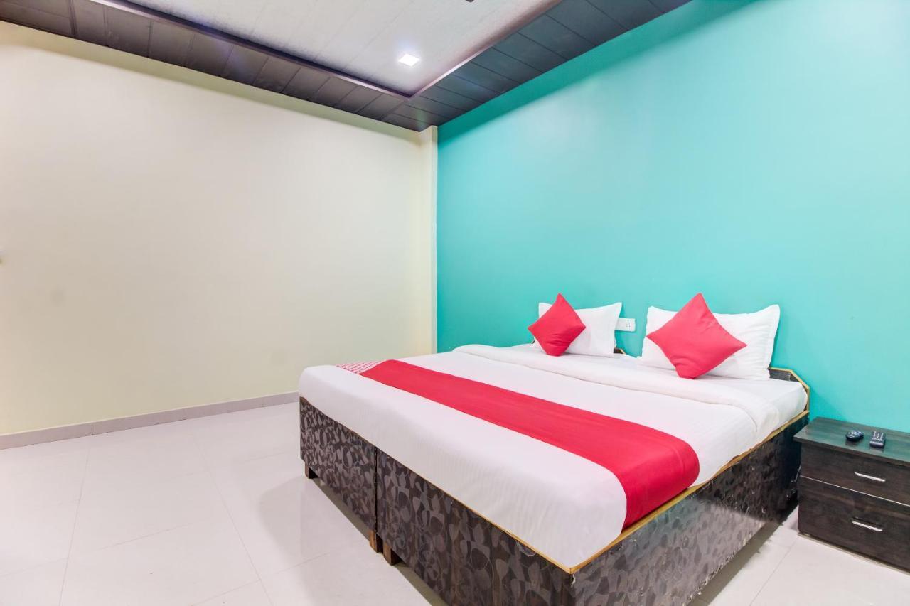 Oyo 48915 Chaitanya Green Park Hotel Vani Екстериор снимка