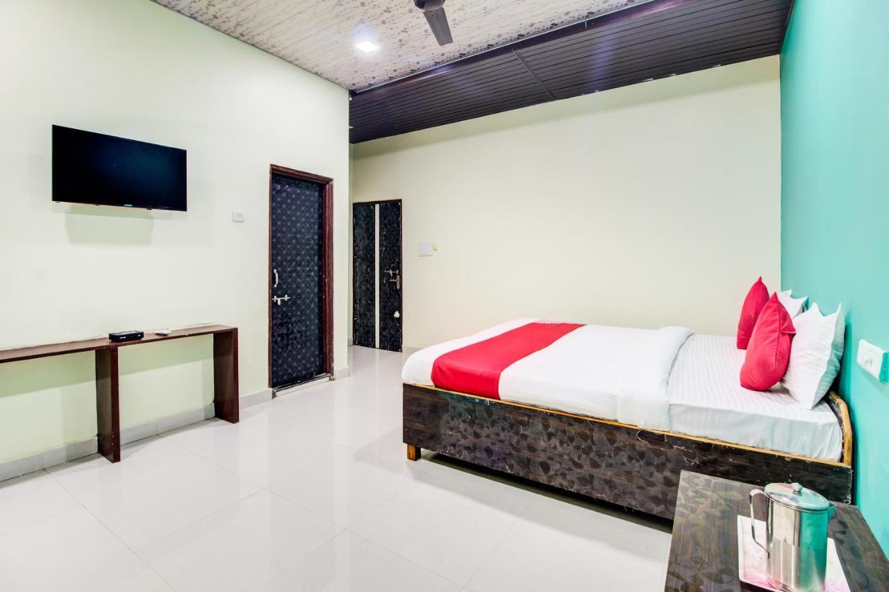 Oyo 48915 Chaitanya Green Park Hotel Vani Екстериор снимка