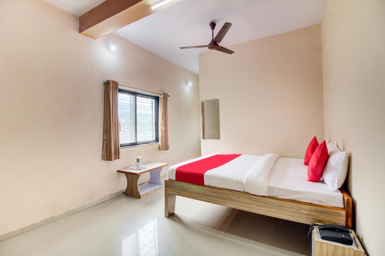 Oyo 48915 Chaitanya Green Park Hotel Vani Екстериор снимка