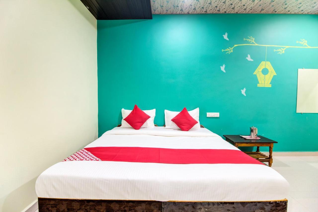 Oyo 48915 Chaitanya Green Park Hotel Vani Екстериор снимка