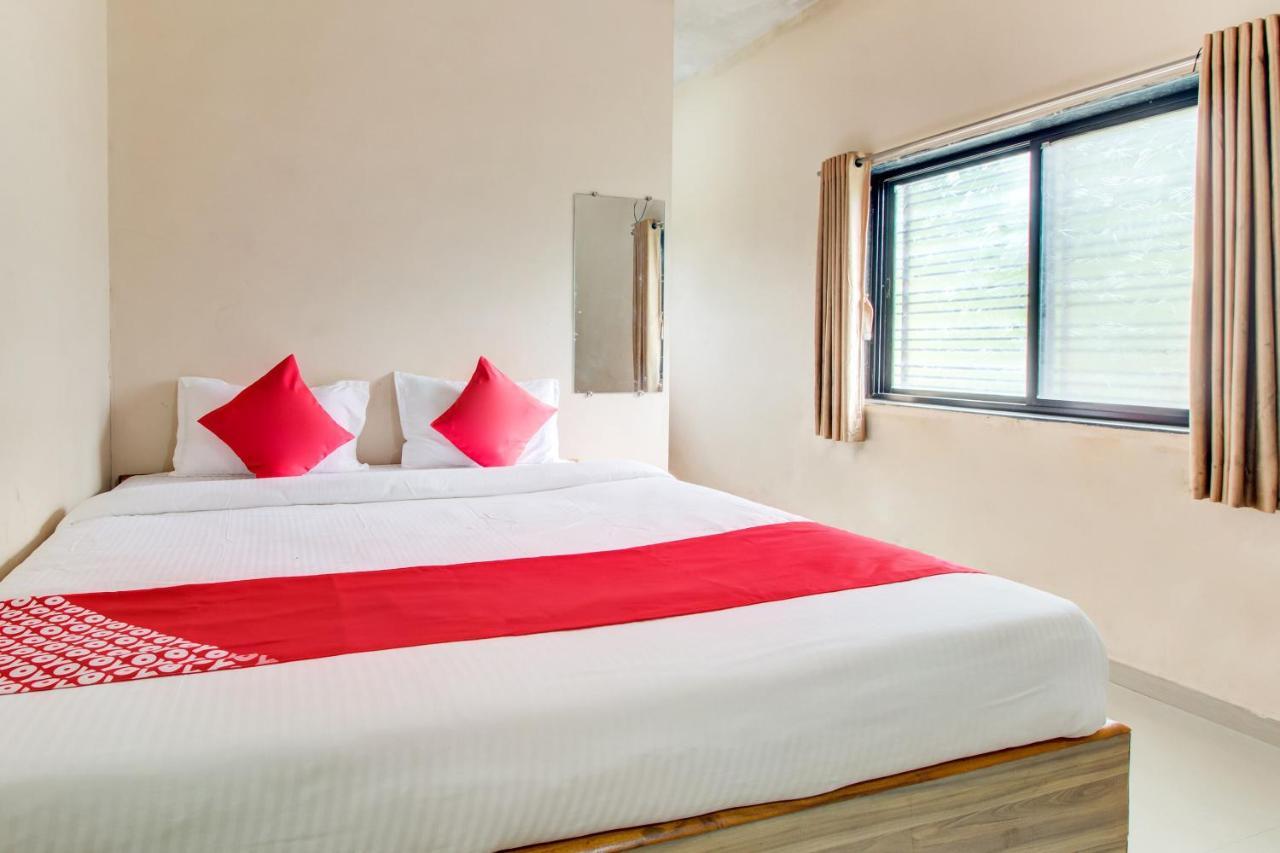 Oyo 48915 Chaitanya Green Park Hotel Vani Стая снимка