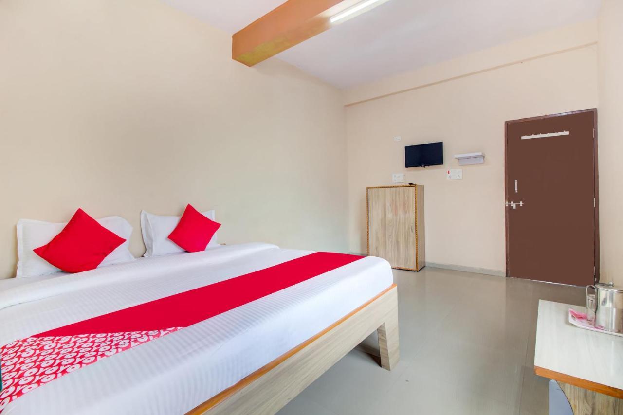 Oyo 48915 Chaitanya Green Park Hotel Vani Екстериор снимка