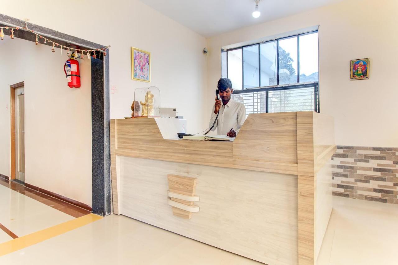 Oyo 48915 Chaitanya Green Park Hotel Vani Екстериор снимка