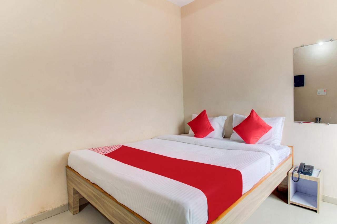 Oyo 48915 Chaitanya Green Park Hotel Vani Стая снимка