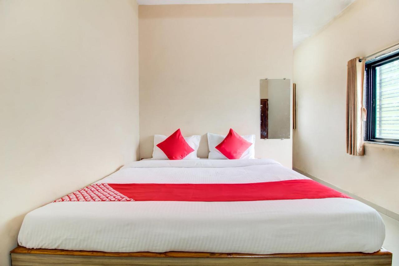 Oyo 48915 Chaitanya Green Park Hotel Vani Екстериор снимка